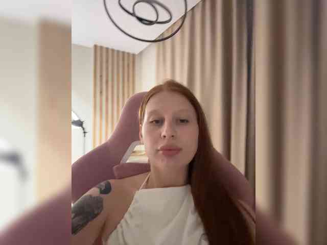 Julia-Fox webcam