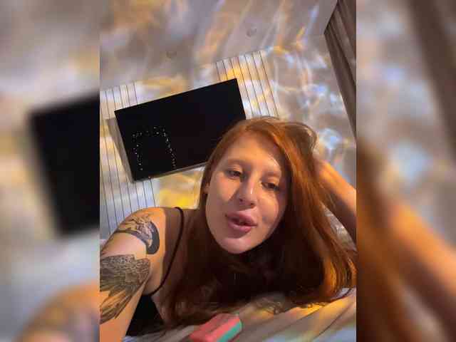 Julia-Fox webcam