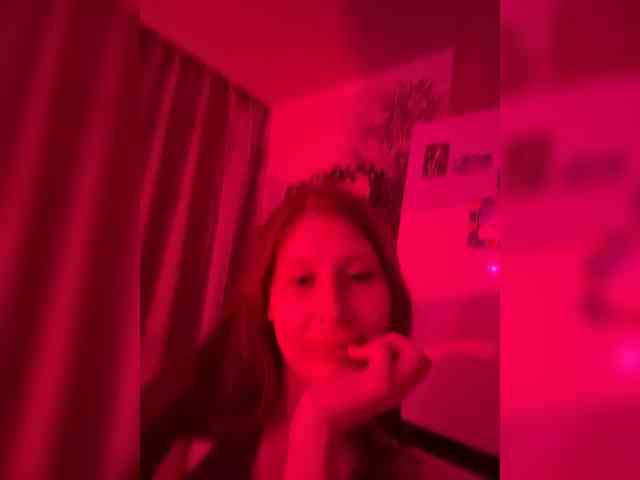 Julia-Fox Live Webcam on BongaCams