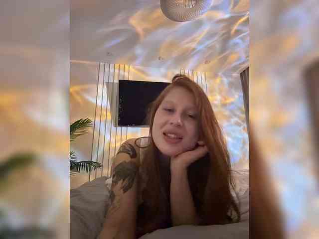 Julia-Fox webcam