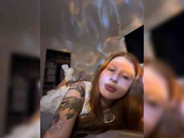 Julia-Fox webcam