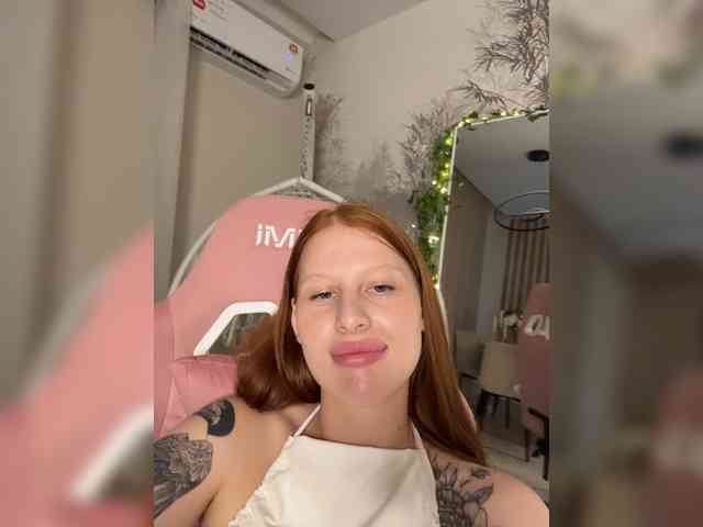 Julia-Fox webcam