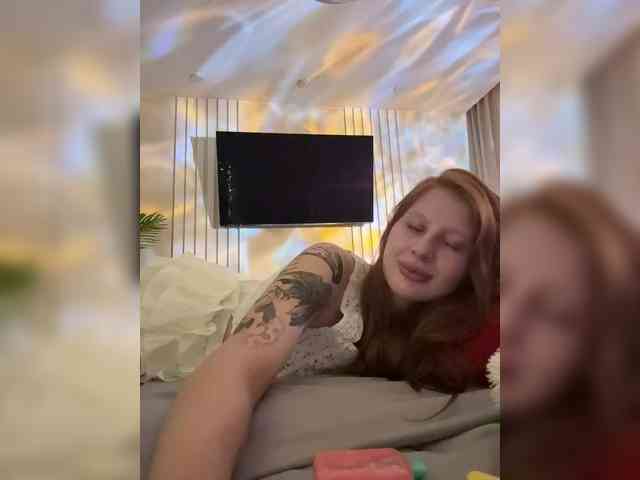 Julia-Fox webcam
