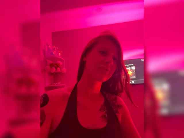 Julia-Fox Live Webcam on BongaCams