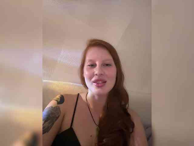 This model is live right now. Julia-Fox