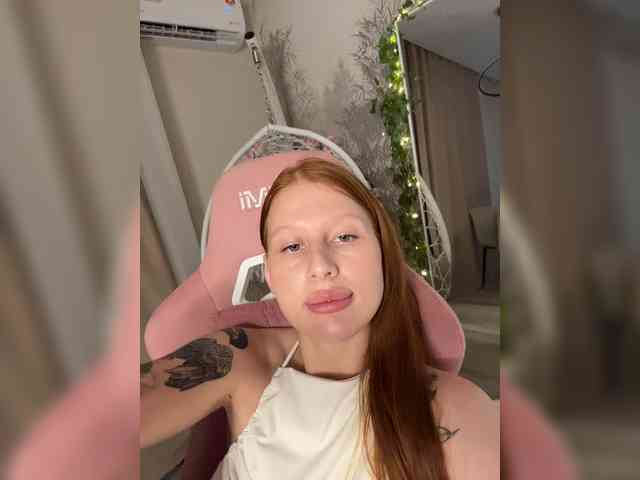 Julia-Fox webcam