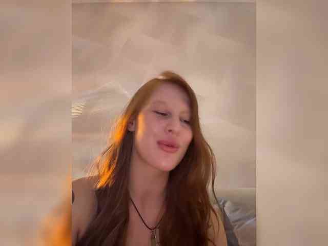 Julia-Fox webcam