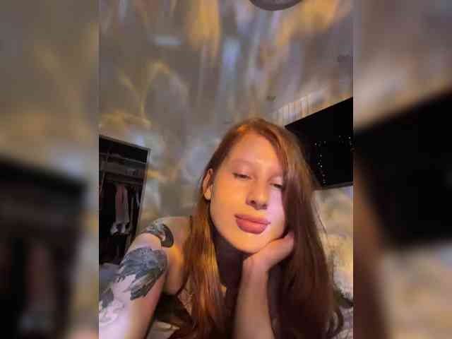 Julia-Fox webcam