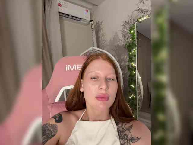 Julia-Fox webcam