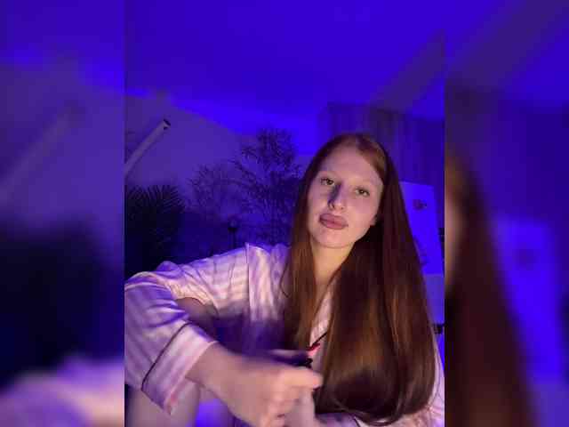 Julia-Fox webcam
