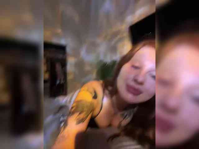 Julia-Fox webcam