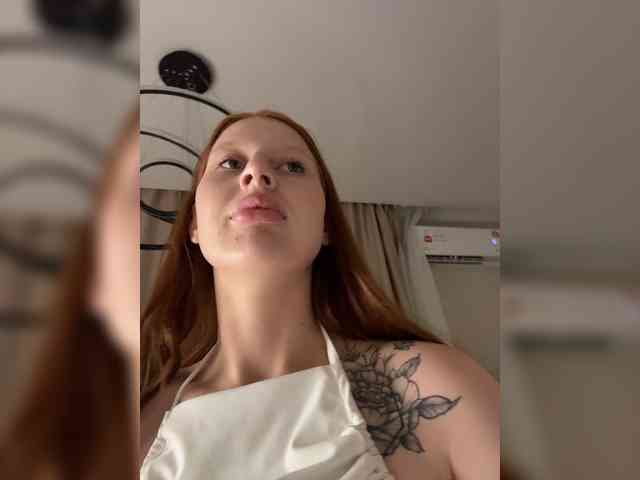Julia-Fox webcam