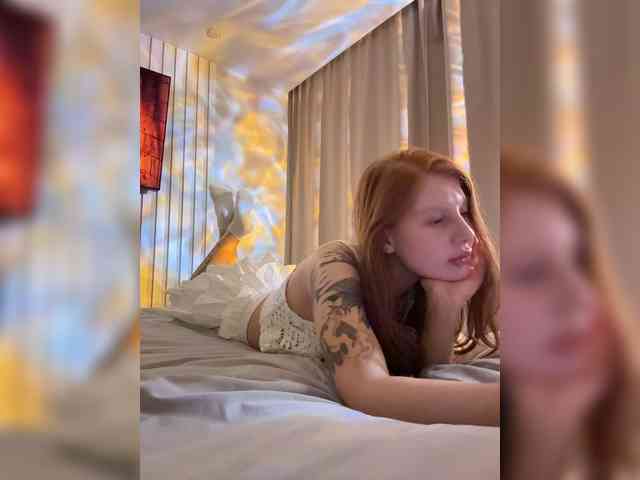 Julia-Fox webcam