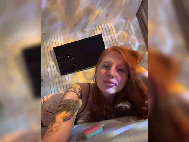 Julia-Fox webcam