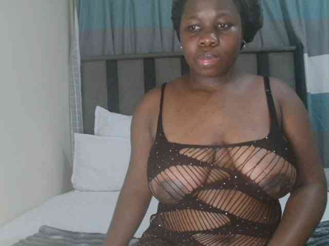 Bigtitsebonyy webcam