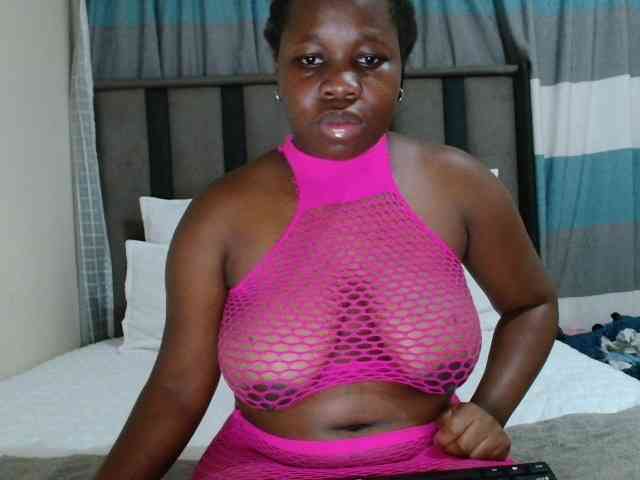 Bigtitsebonyy webcam