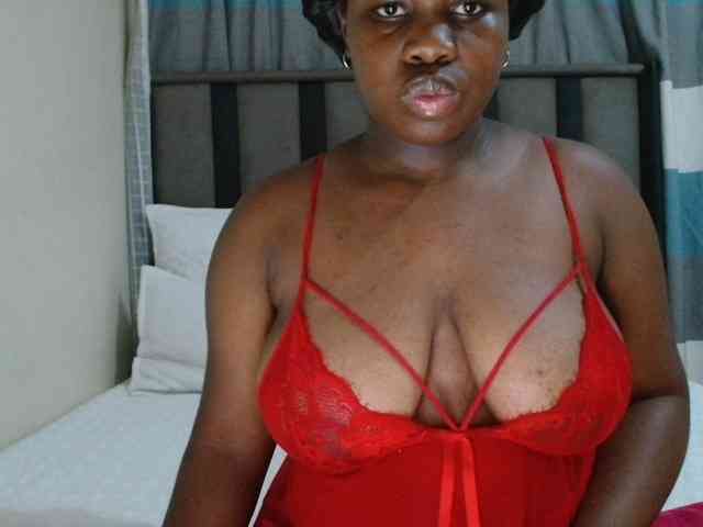 Bigtitsebonyy webcam