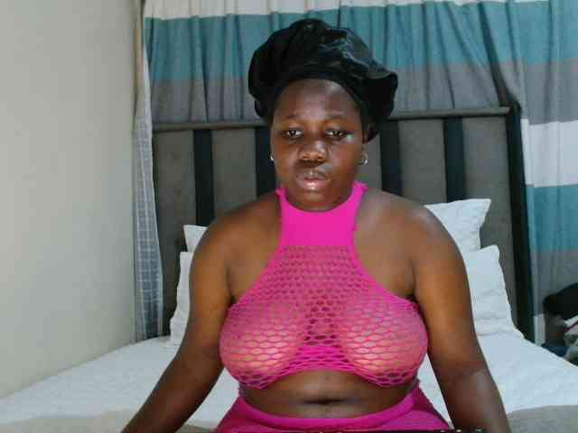 Bigtitsebonyy webcam
