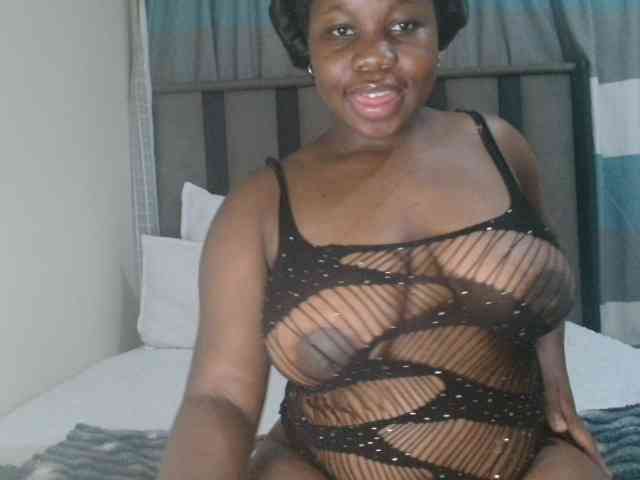 Bigtitsebonyy webcam