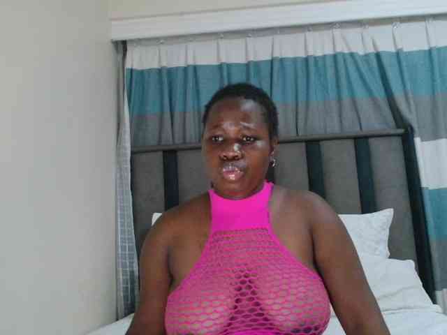 Bigtitsebonyy webcam