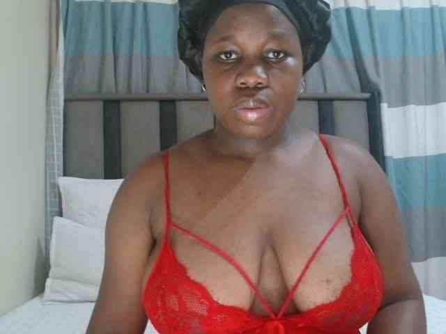 Bigtitsebonyy webcam