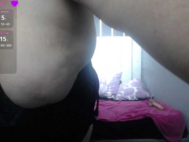 koral-busty live cam on BongaCams