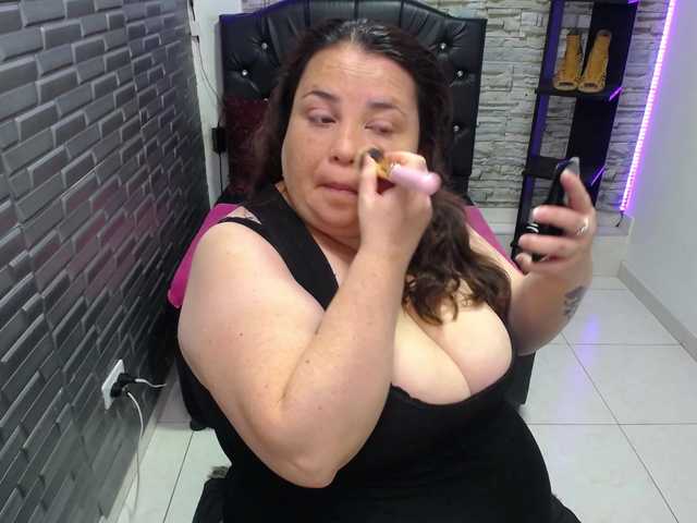 koral-busty live cam on BongaCams