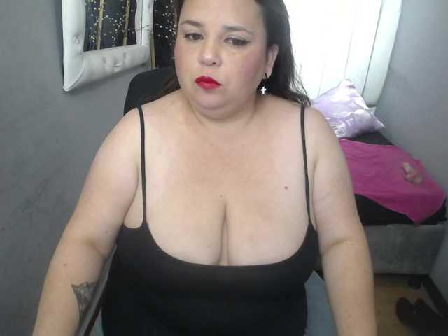 koral-busty live cam on BongaCams