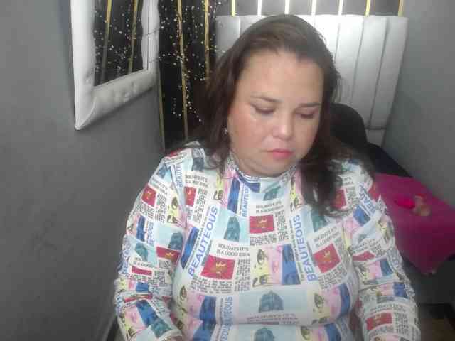 koral-busty webcam