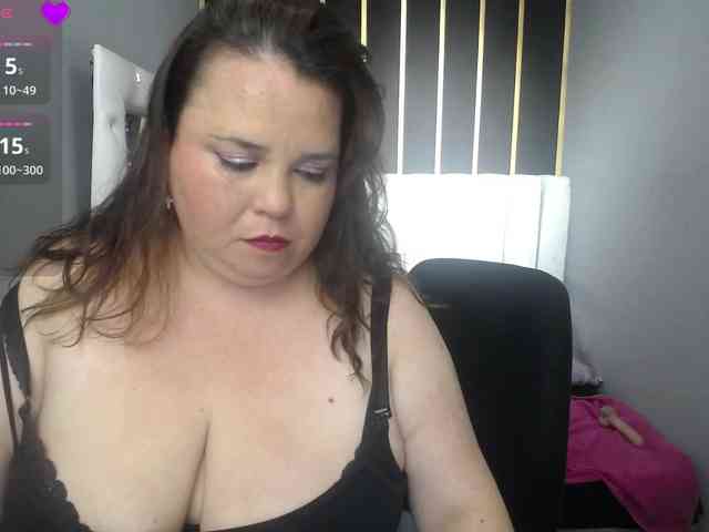 koral-busty webcam