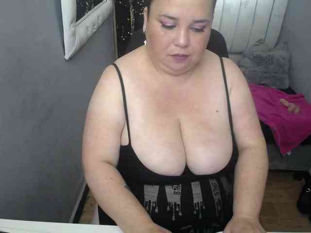 koral-busty webcam