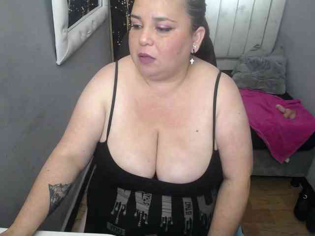 koral-busty webcam