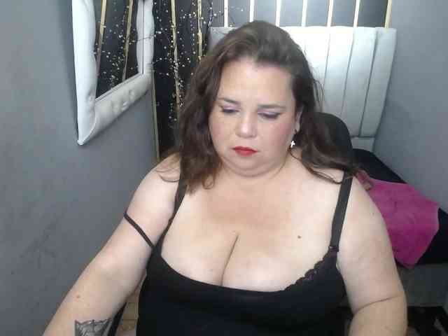 koral-busty webcam