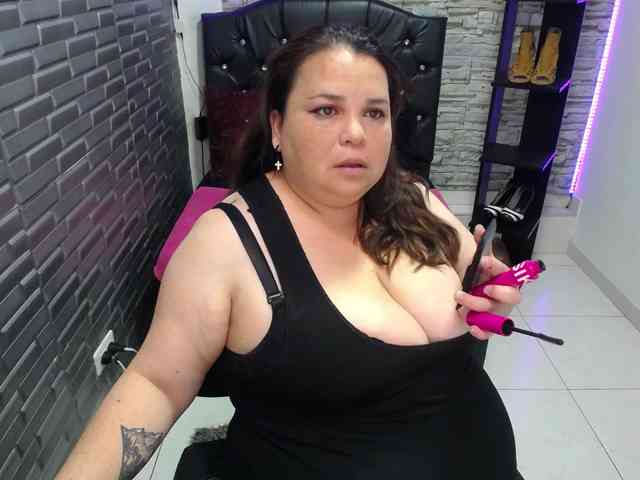 koral-busty webcam