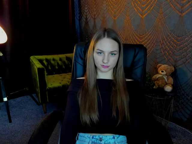 le modèle MilaAddam est en webcam porno dans un show sur le site bongacams, il possède les tags suivants: White/Caucasian,Brunette,Shaved