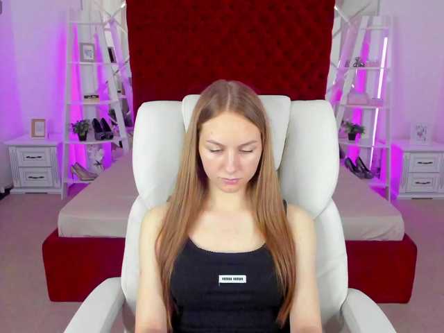 le modèle MilaAddam est en webcam porno dans un show sur le site bongacams, il possède les tags suivants: White/Caucasian,Blonde,Shaved