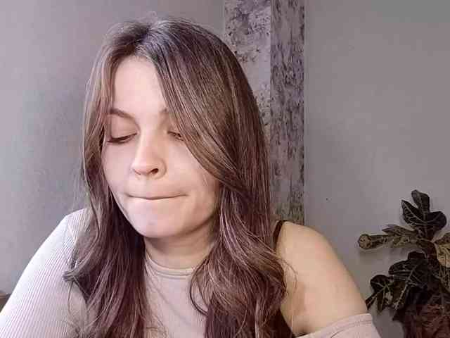 Acest model este live acum. MaisieFresta