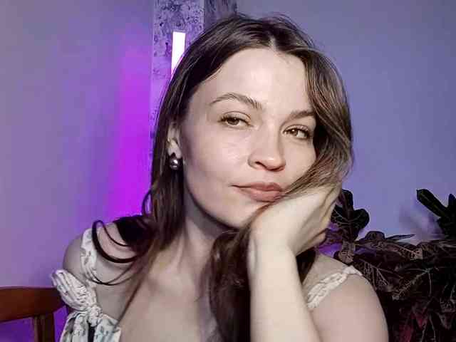 MaisieFresta webcam