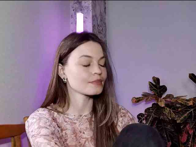 MaisieFresta webcam