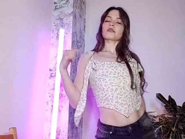 MaisieFresta webcam