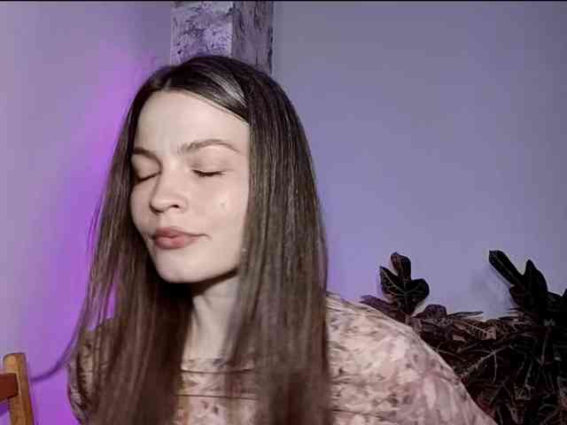 MaisieFresta webcam
