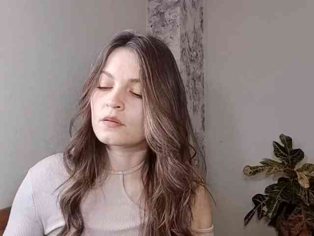 MaisieFresta webcam