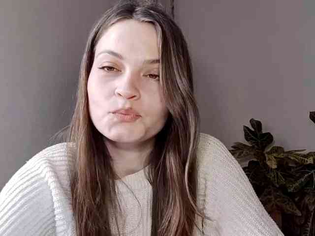 MaisieFresta webcam