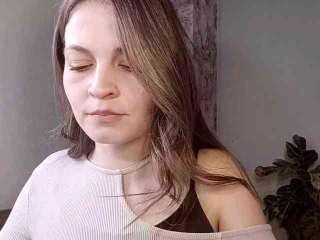 MaisieFresta webcam