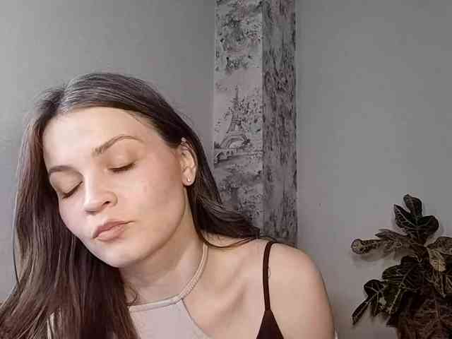 Model ini sedang live sekarang. MaisieFresta