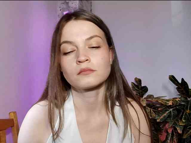 MaisieFresta webcam