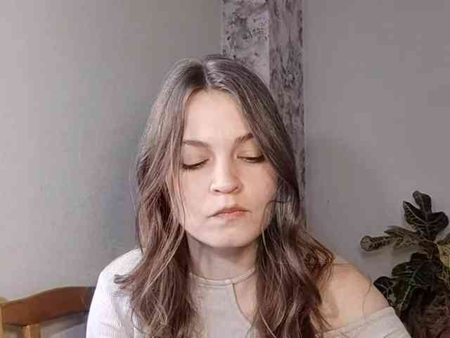 MaisieFresta webcam