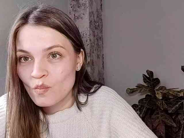 MaisieFresta webcam