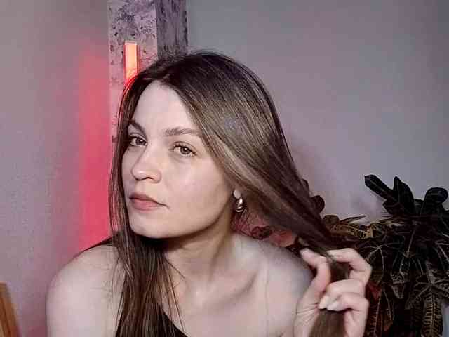 MaisieFresta webcam