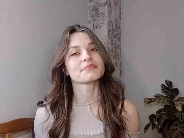Este modelo está ao vivo agora. MaisieFresta